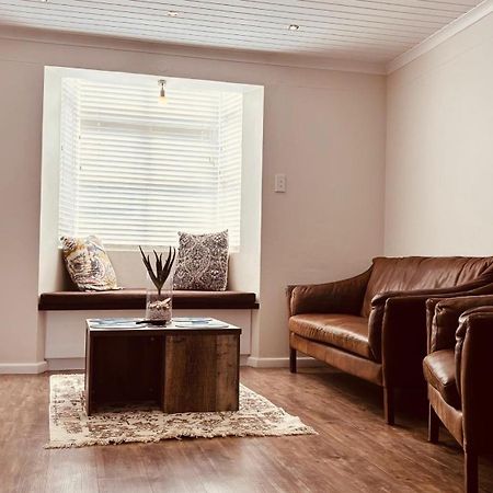 Nautilus 2 Bedroom Self-Catering Apartment ซวาคอปมุนด์ ภายนอก รูปภาพ