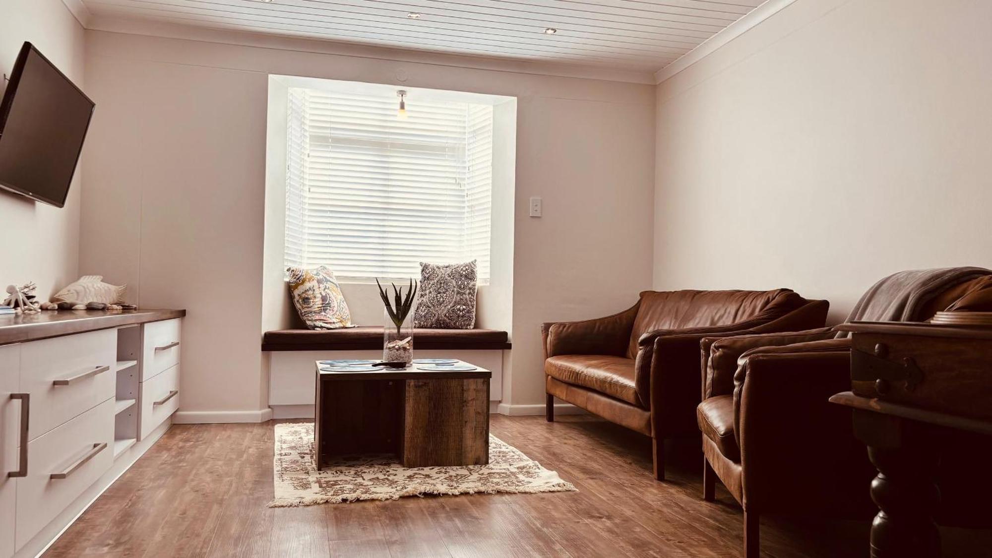 Nautilus 2 Bedroom Self-Catering Apartment ซวาคอปมุนด์ ภายนอก รูปภาพ