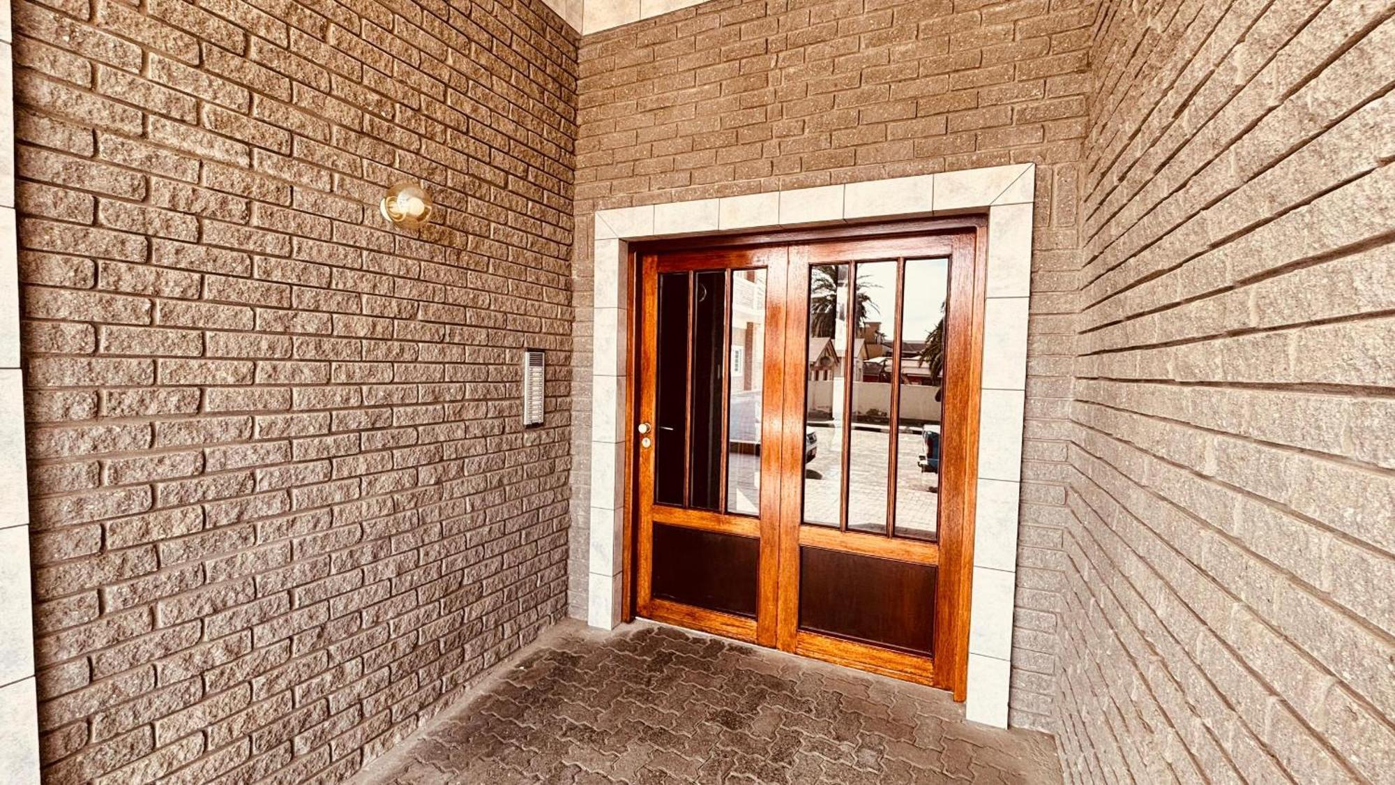 Nautilus 2 Bedroom Self-Catering Apartment ซวาคอปมุนด์ ภายนอก รูปภาพ